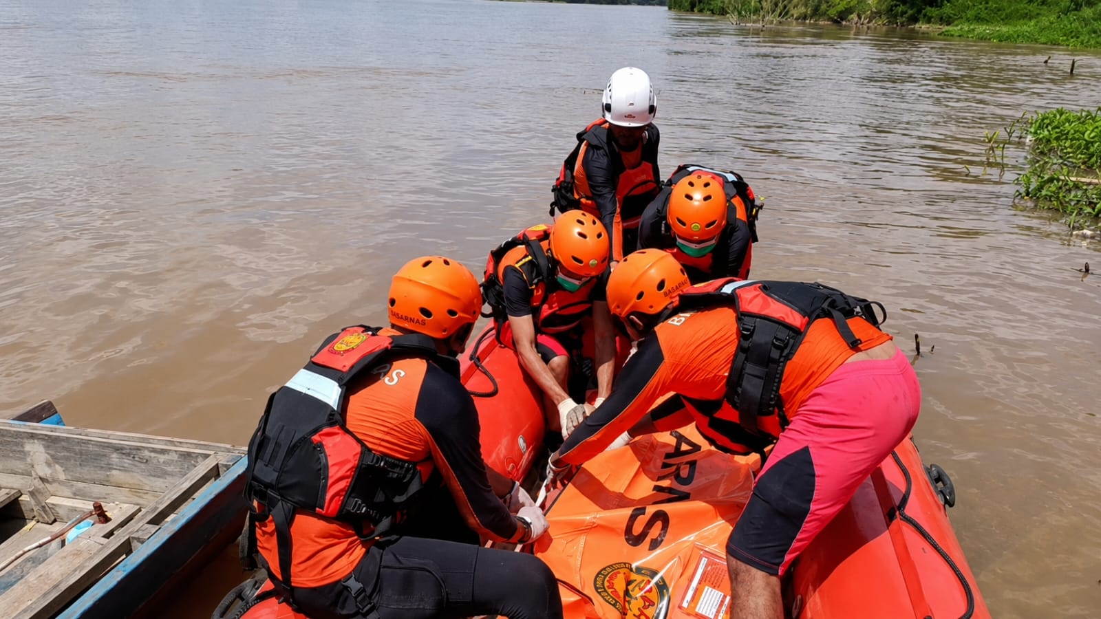 Tim SAR Gabungan Temukan Pemancing yang Diduga Tenggelam di Sungai Kapuas dalam Kondisi Meninggal Dunia