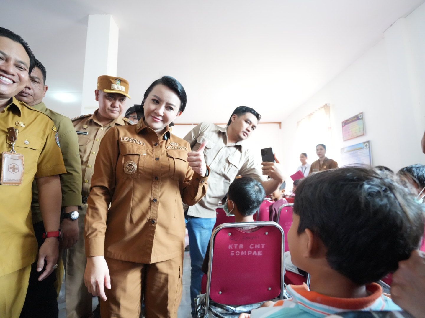 Bupati Karolin Ingatkan Orangtua di Sompak: Lebih Baik Kasih Telur Rebus daripada Anak Makan Makanan Cepat Saji