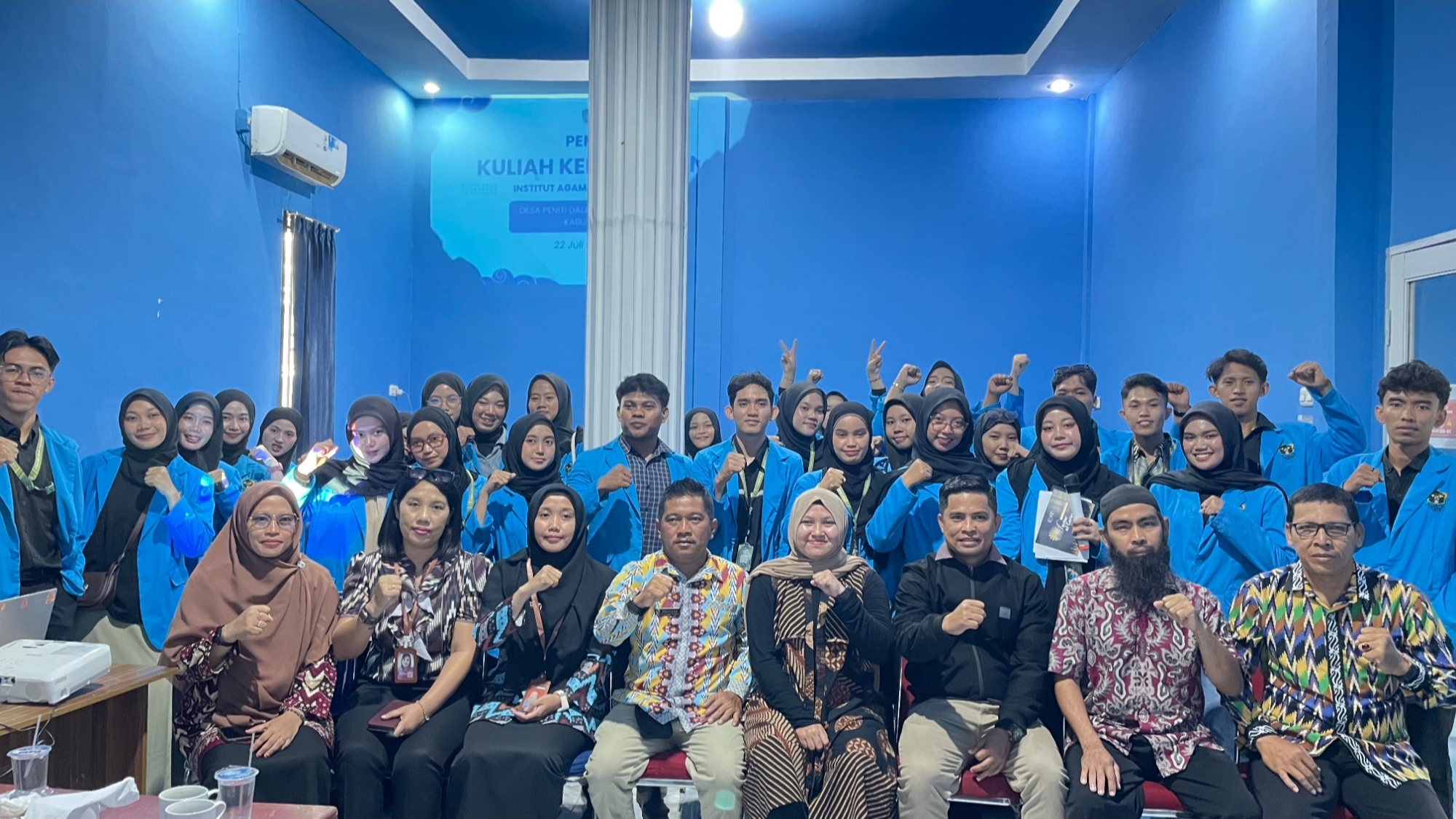 Semangat Pengabdian Warnai Pembukaan Kuliah Kerja Lapangan Mahasiswa IAIN Pontianak di Desa Peniti Dalam II