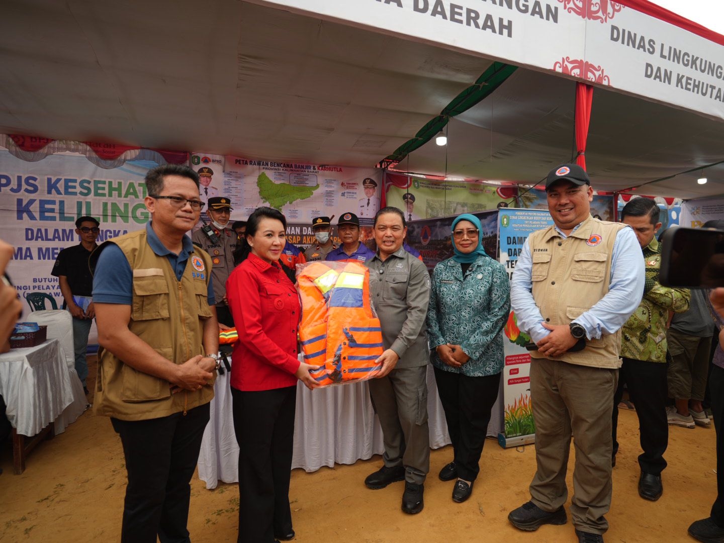 Bupati Karolin Harap Jalan Provinsi di Landak Terus Dibangun, Gubernur Ria Norsan Janjikan Anggaran 2027