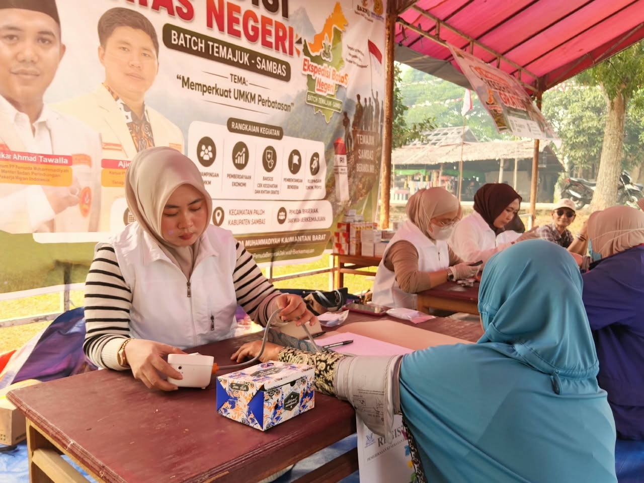 Pemuda Muhammadiyah Kalbar Gelar Cek Kesehatan Gratis dan Sunat Massal di Temajuk
