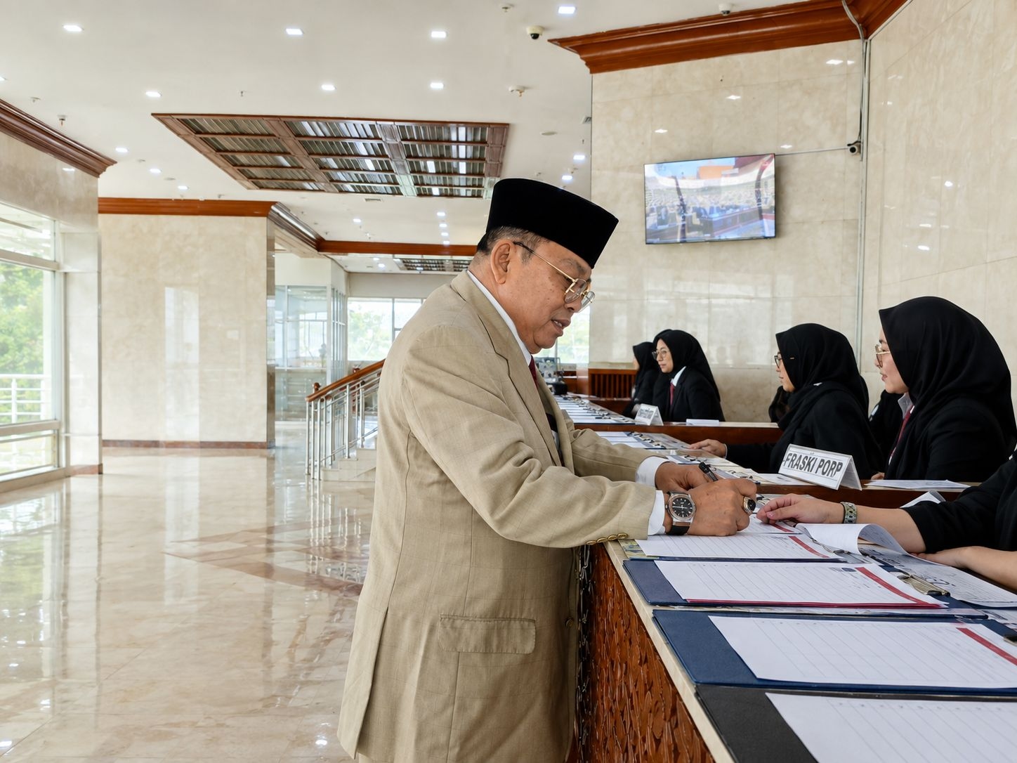 Cornelis Ikuti Rangkaian Paripurna DPR RI, dari Pidato Puan Maharani hingga Paripurna Ke-4