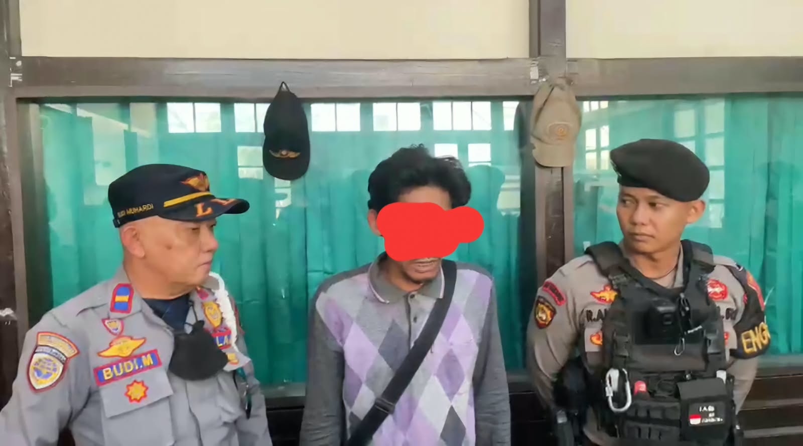 Jukir Liar di Kawasan Bebas Parkir Pontianak Diamankan Bersama Sajam dan Miras