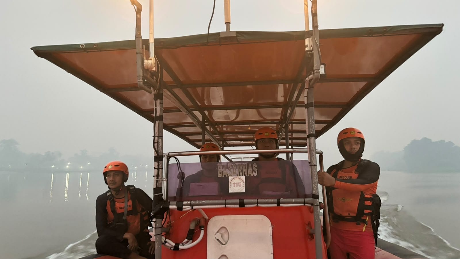 Tim SAR Gabungan Cari ABK Terjatuh di Dermaga TPI Sungai Rengas