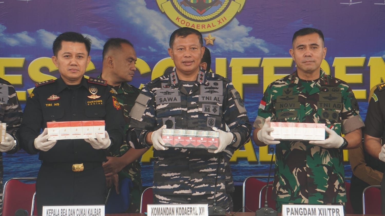 ‎TNI AL Amankan 23,68 Juta Batang Rokok Ilegal di Pontianak