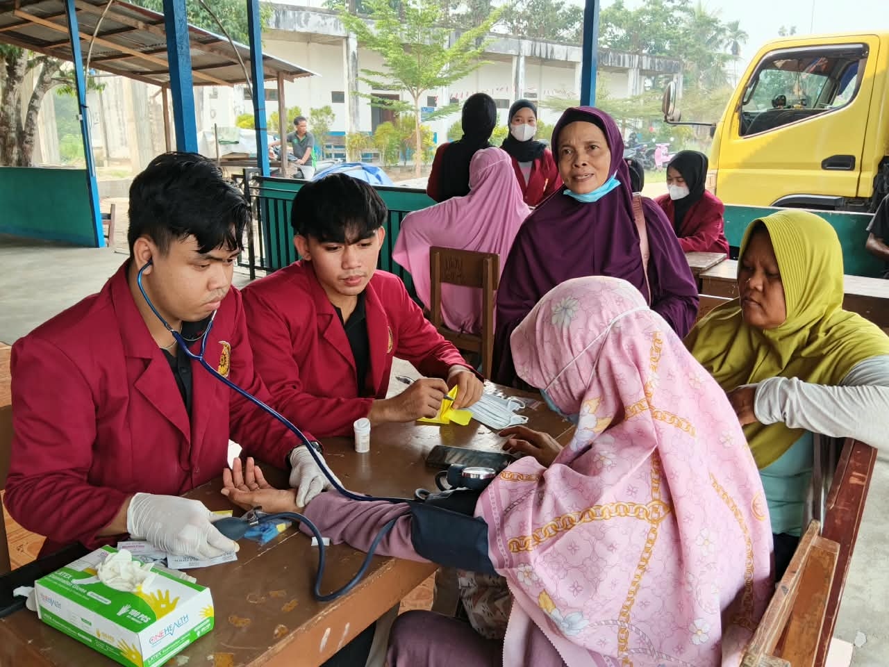 Kabut Asap Ganggu Kesehatan, IMM Buka Cek Gratis bagi Warga Rasau Jaya