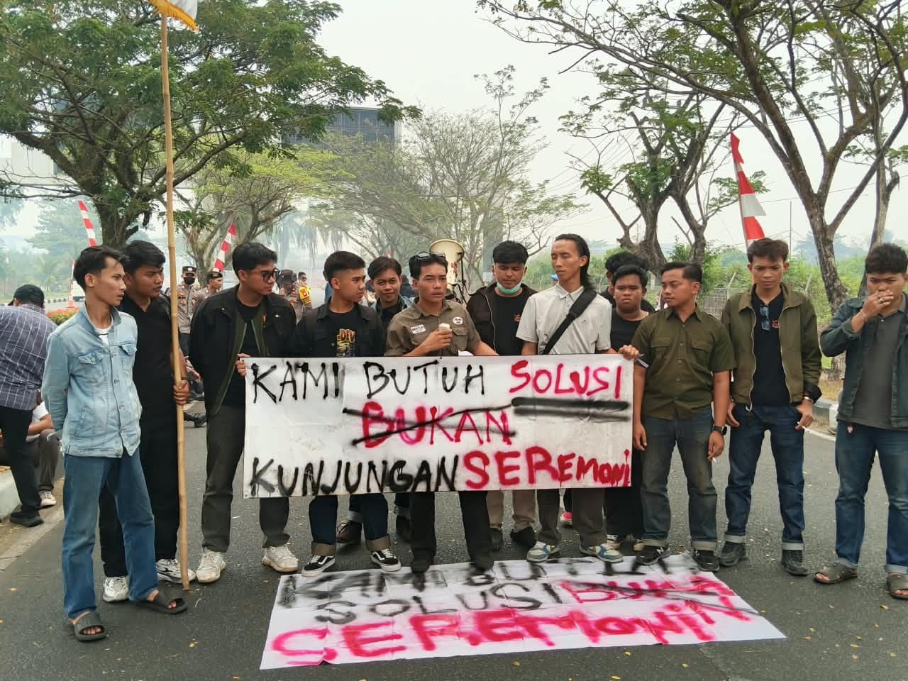 FOMDA Kalbar Gelar Aksi, Desak Penanganan Karhutla Jadi Prioritas