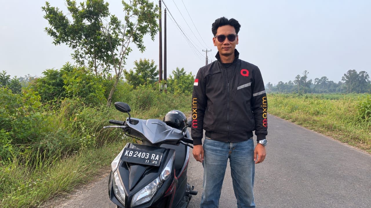 Kabut Asap Mulai Ganggu Aktivitas Pengemudi Ojol di Pontianak