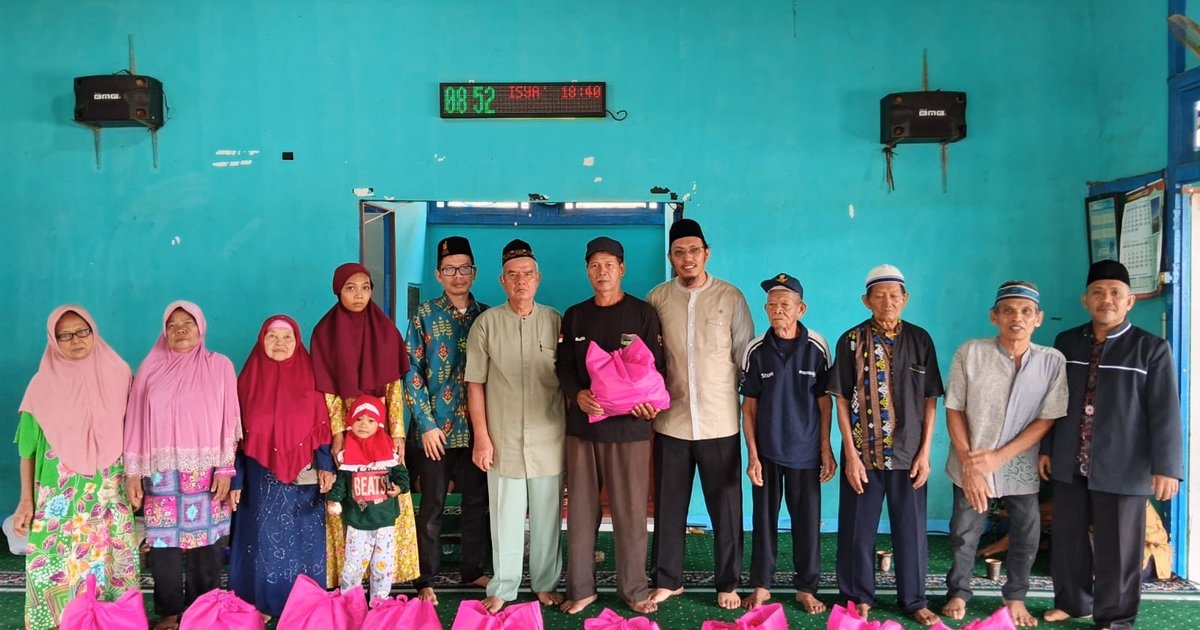 Milad ke-114 Muhammadiyah, PDM Kubu Raya Salurkan Sembako untuk 50 Kaum Dhuafa