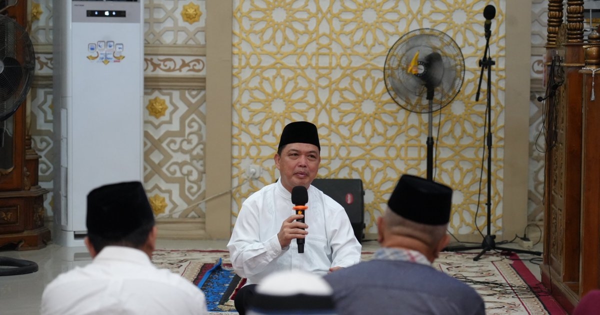 Kultum di Masjid Mujahidin Bengkayang, Ria Norsan Ajak Jemaah Jaga Alam dan Amalkan Al-Qur’an