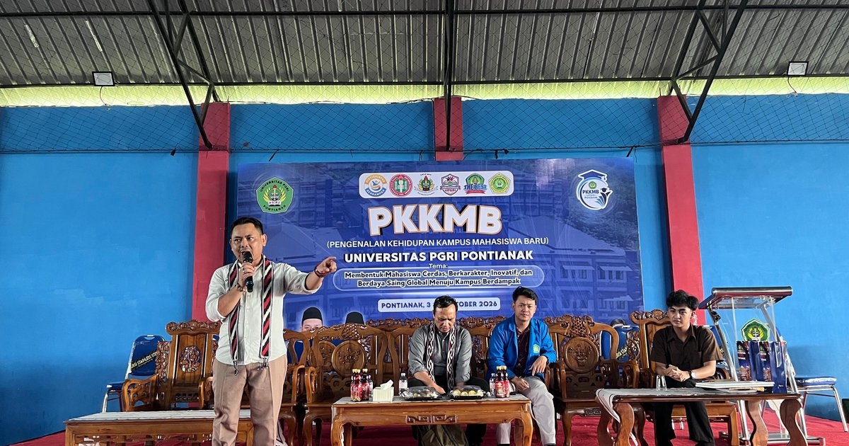 Anggota Bawaslu Kalbar Yosef Harry Suyadi Tanamkan Nilai Demokrasi kepada Ribuan Mahasiswa Baru UPGRI Pontianak