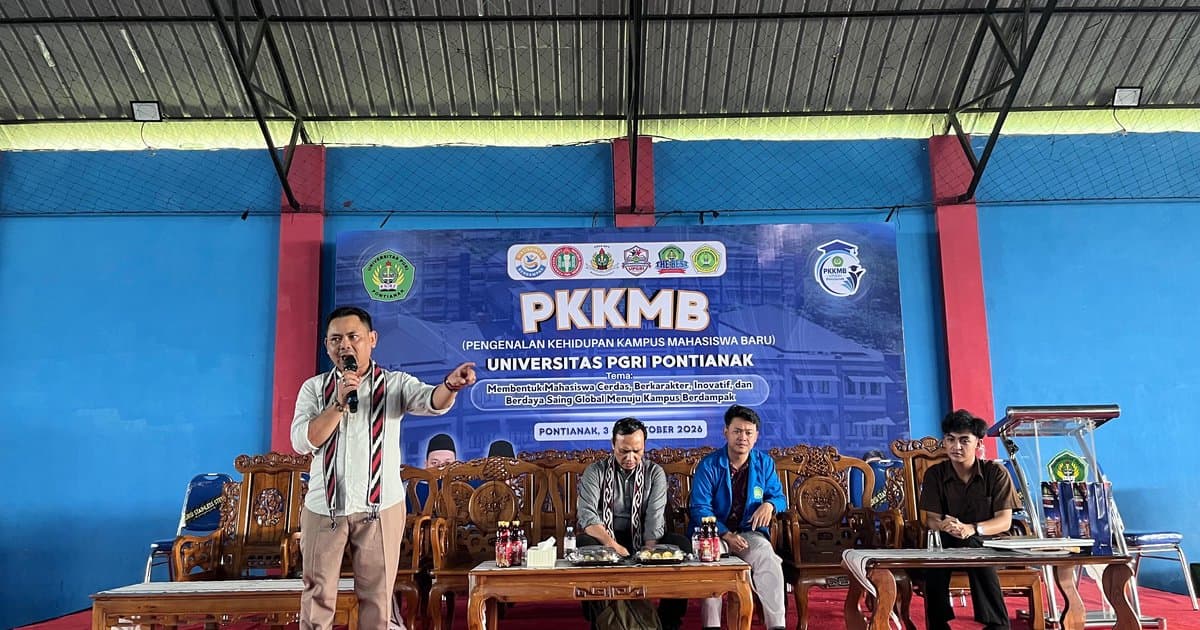 Anggota Bawaslu Kalbar Yosef Harry Suyadi Tanamkan Nilai Demokrasi kepada Ribuan Mahasiswa Baru UPGRI Pontianak