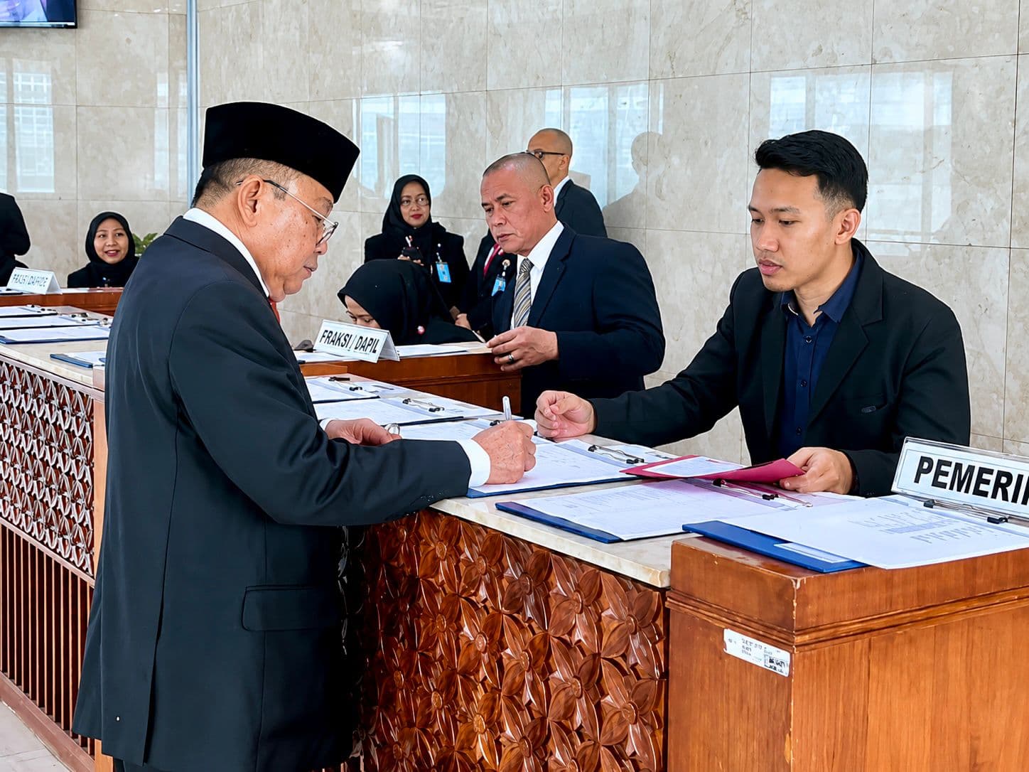 Cornelis Hadiri Rapat Paripurna DPR RI, Kawal Laporan Pembahasan RAPBN 2027, BS OJK, dan Laporan APBN 2025